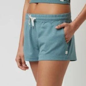Vuori Halo shorts size large gray green